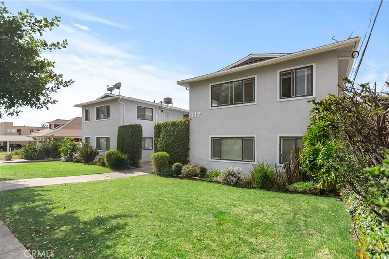 117 S Ivy Avenue A photo 2