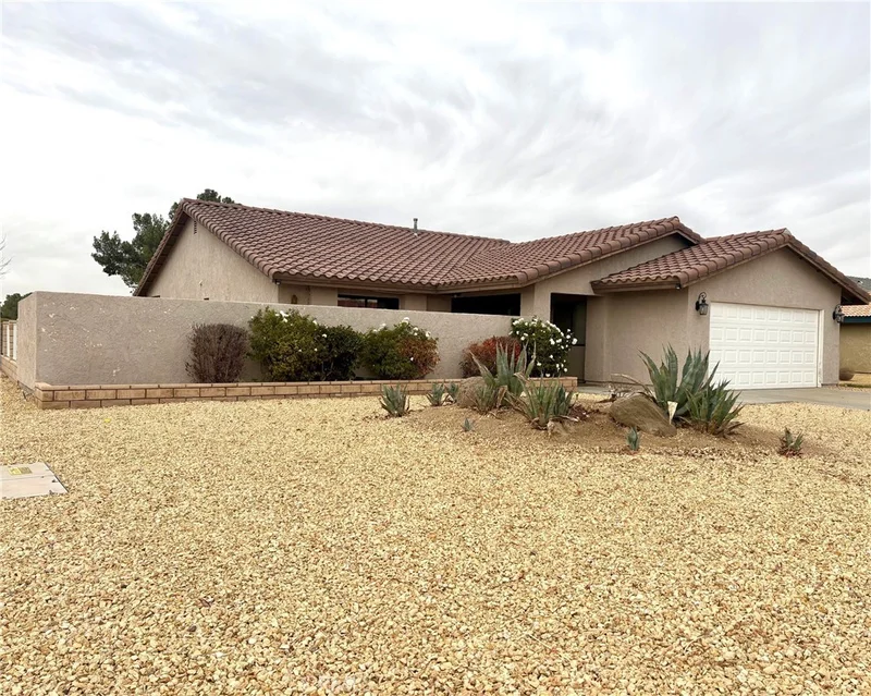 27424 Cloverleaf, Helendale, CA 92342
