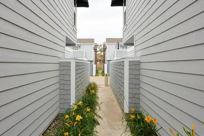 1415 1st Street photo 2