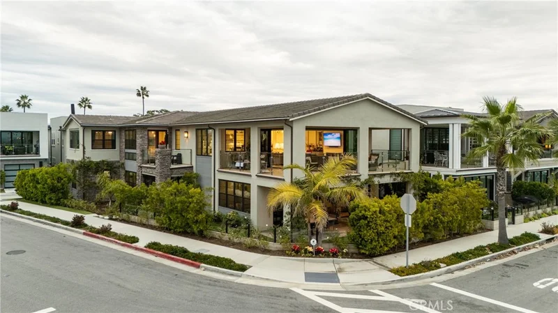10 Ocean Place, Seal Beach, CA 90740
