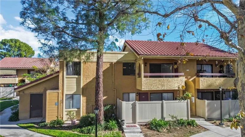 18750 Mandan Street 1102, Canyon Country, CA 91351