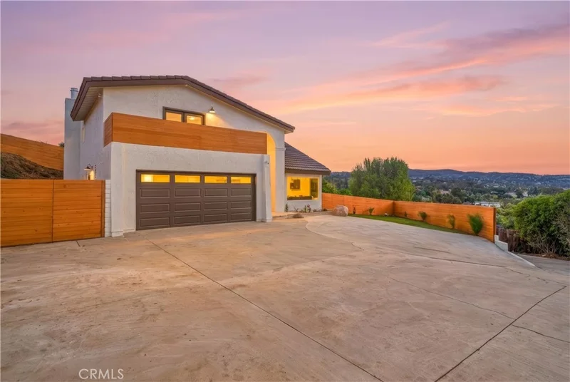 100 S Saddleback, Anaheim, CA 92808
