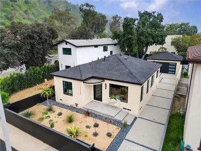 2229 Shoredale photo 2