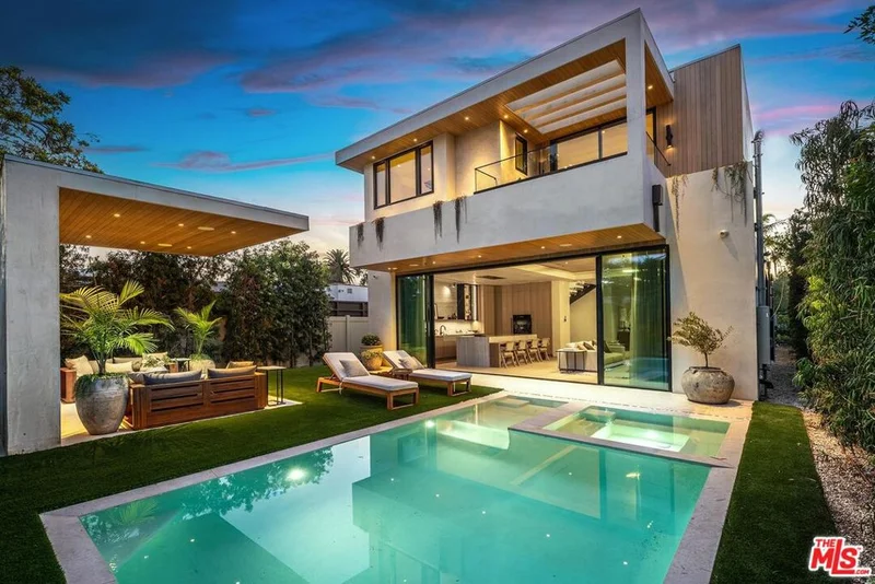 524 N Sierra Bonita Avenue, Los Angeles, CA 90036
