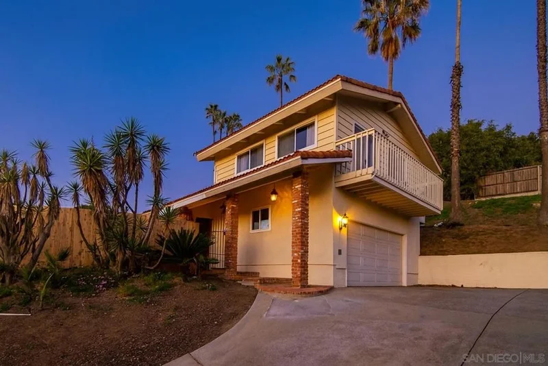 909 Donnan Place, Vista, CA 92084
