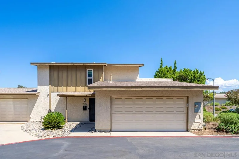 9070 Calle Lucia, Lakeside, CA 92040