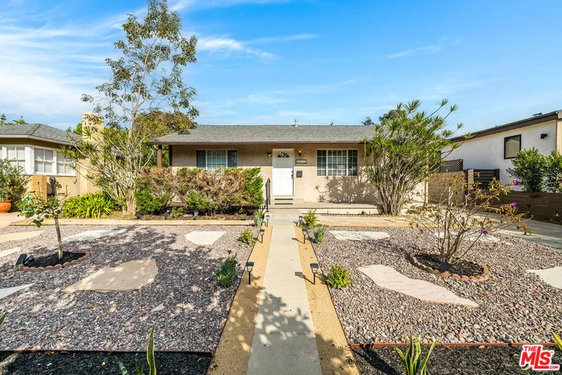 2746 Malcolm Avenue, Los Angeles, CA 90064