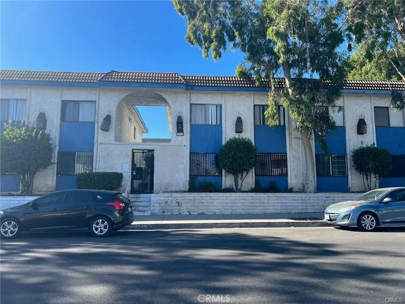 9119 Wakefield Avenue 2, Panorama City, CA 91402