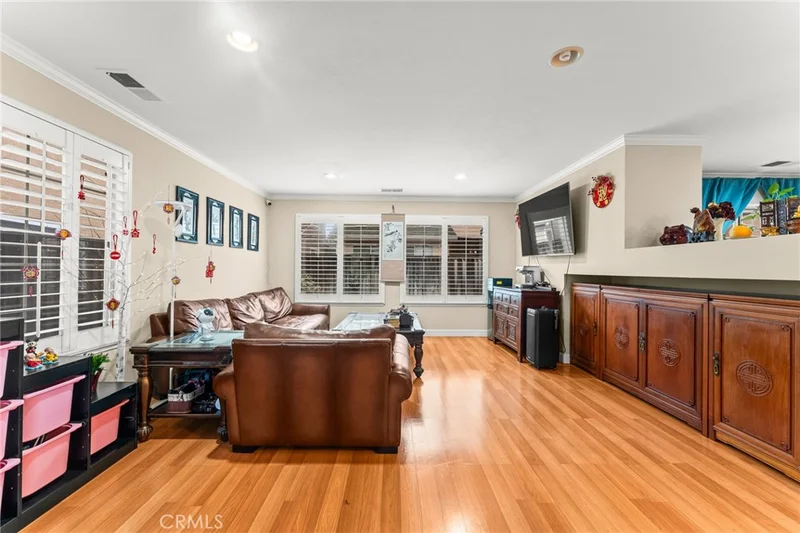 1560 Firestone photo 2