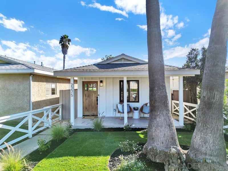 2275 Emerald St, San Diego, CA 92109