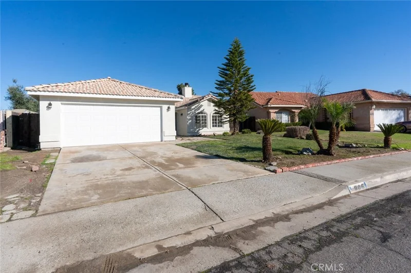 906 Don Medico Drive, Hanford, CA 93230