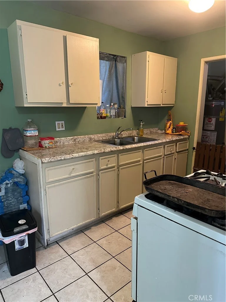 18535 Bryant photo 2