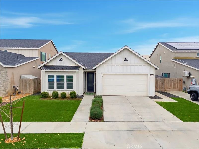 133 E Tyler Avenue, Visalia, CA 93291