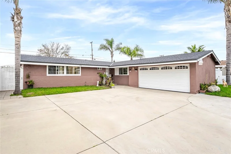 9791 Harriet Ln