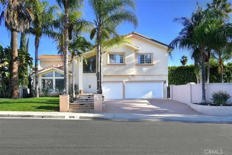 5070 Avenida Oriente, Tarzana, CA 91356