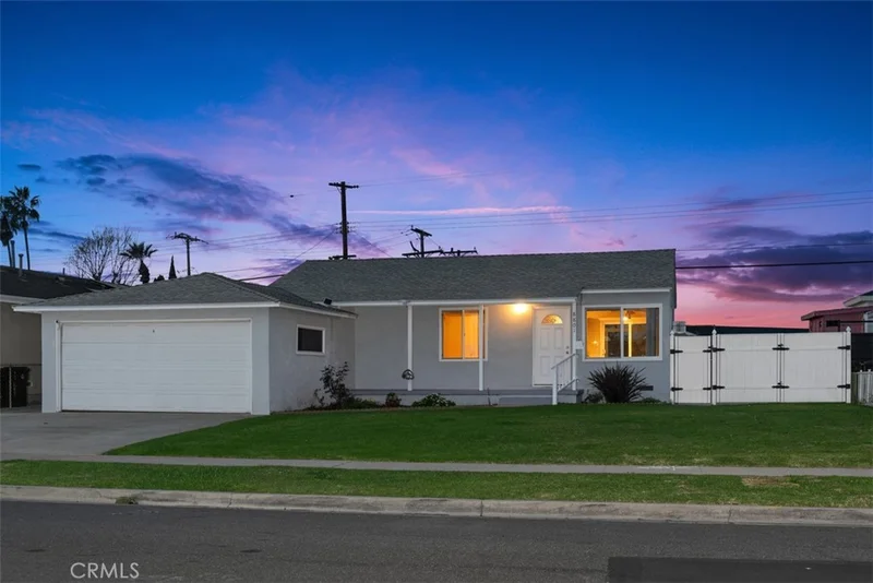 8801 Jennrich, Westminster, CA 92683
