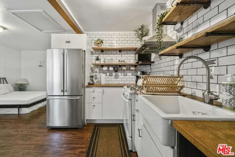 1414 W 54th Street photo 2