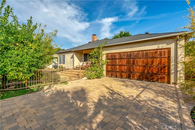 6268 Norwich Avenue, Van Nuys, CA 91411