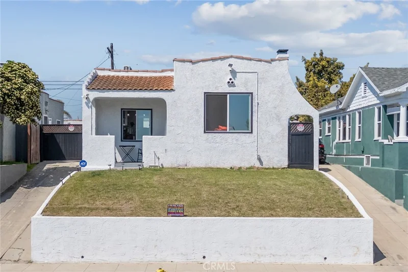 7037 Cimarron Street photo 2