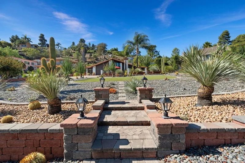 1144 Bellvine Trail, El Cajon, CA 92019