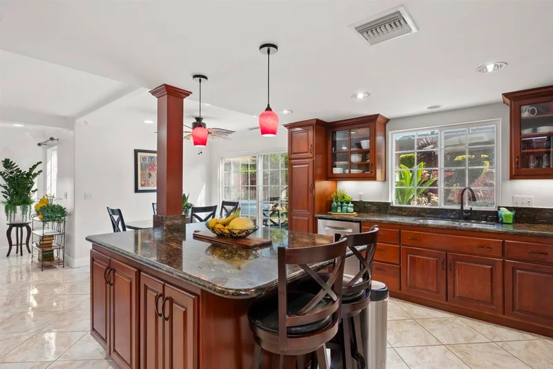 4627 Huggins Street, University City, CA 92122