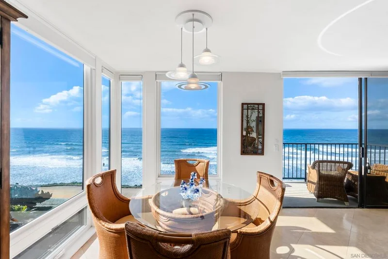 424 Stratford Ct B31, Del Mar, CA 92014