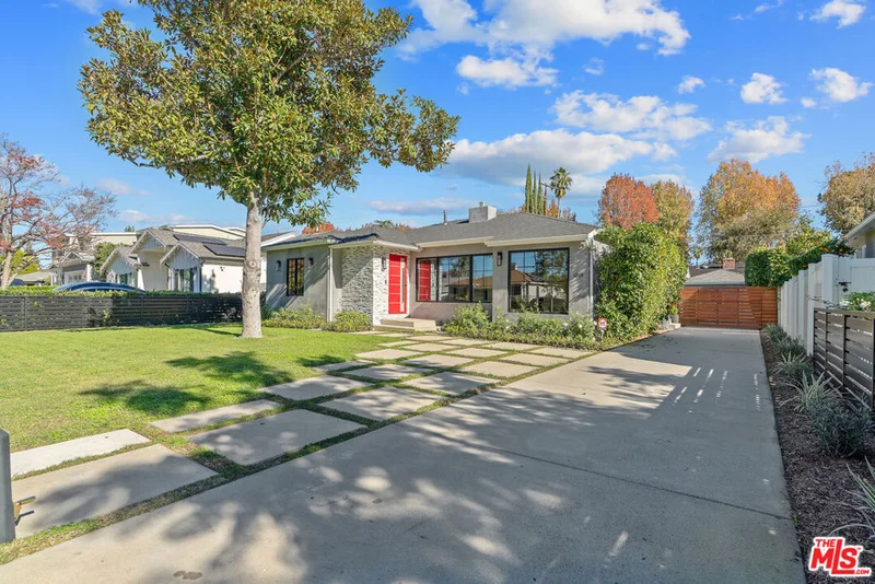 4518 Varna, Sherman Oaks, CA 91423