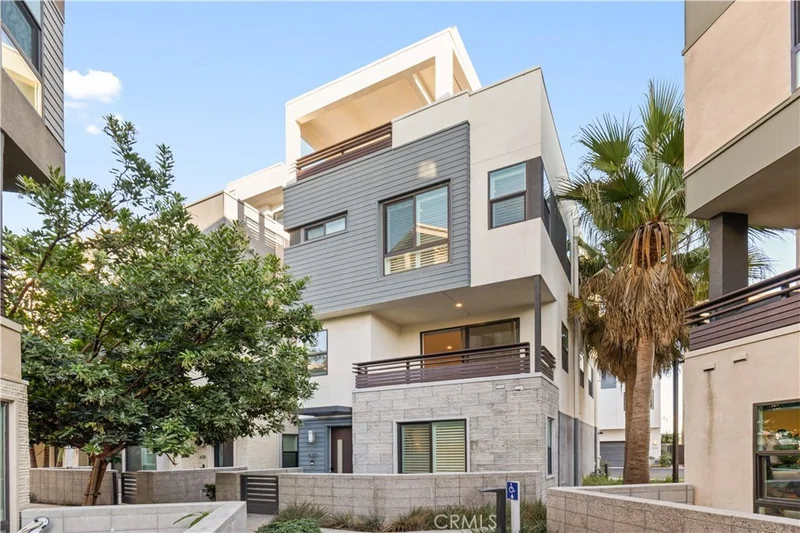 620 Cardiff Reef, Costa Mesa, CA 92627