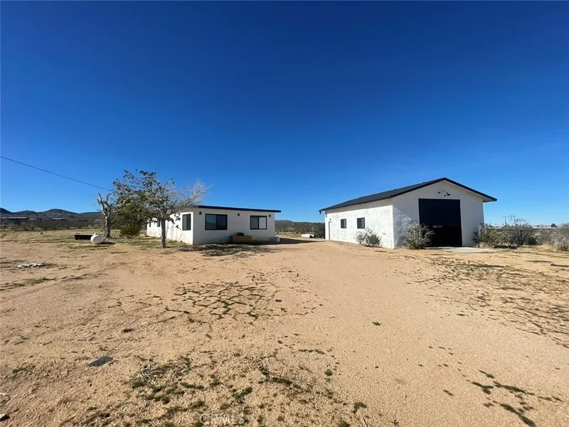 2288 Yetters, Landers, CA 92285