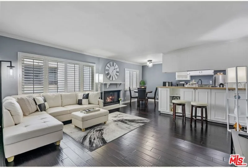 11639 Chenault Street 404, Los Angeles, CA 90049