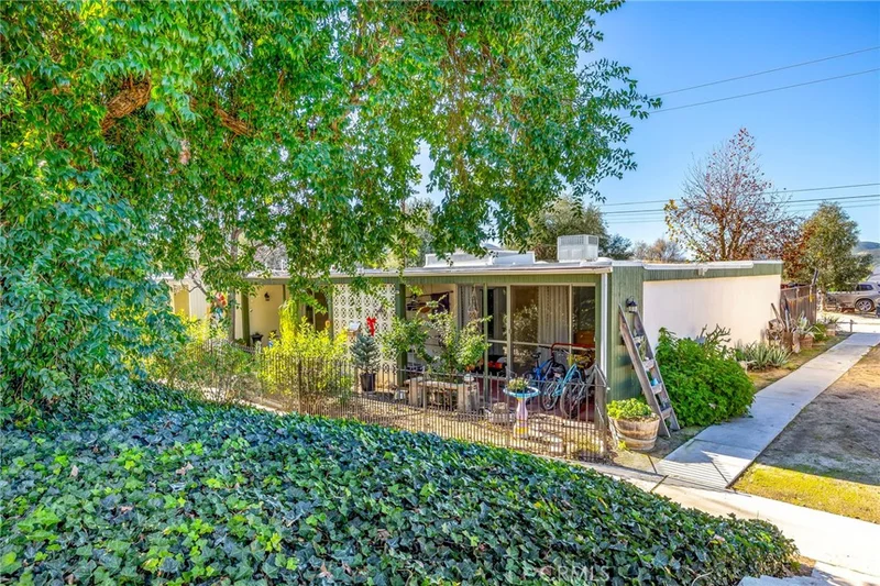 614 Gibbel Road, Hemet, CA 92543