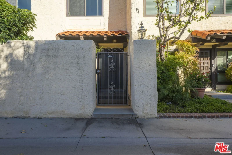 10126 Reseda Boulevard 105, Northridge, CA 91324
