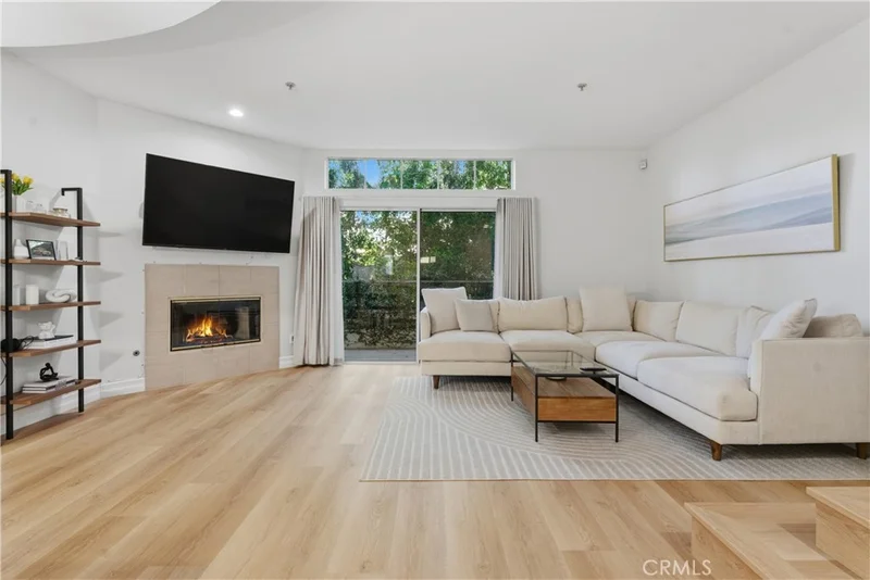 5107 Coldwater Canyon 14, Sherman Oaks, CA 91423