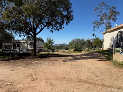 20042 Deerhorn Valley Road photo 2