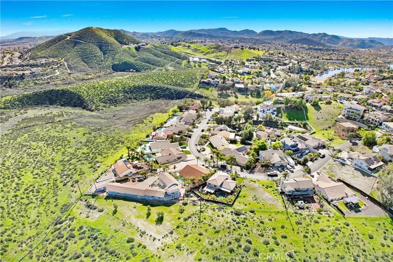 22962 Giant Fir, Canyon Lake, CA 92587