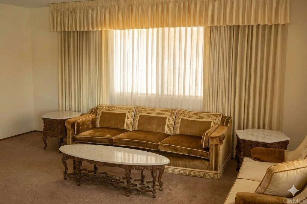 Interior 4