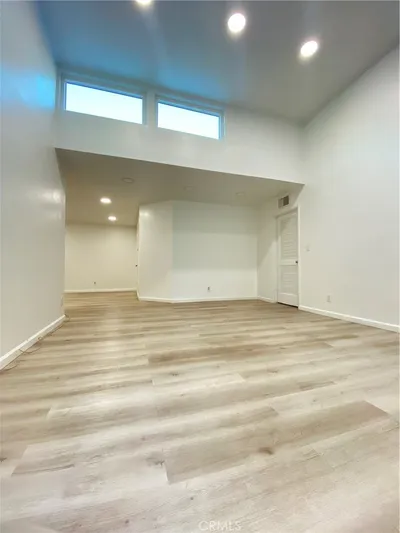 18645 Hatteras Street 278 photo 2