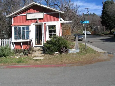 2102 3rd Street photo 2