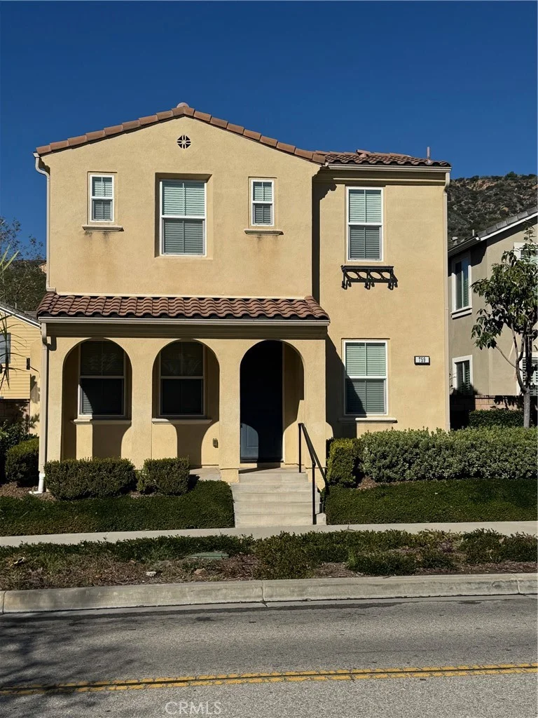 Photo 2 of 759 E Sierra Madre