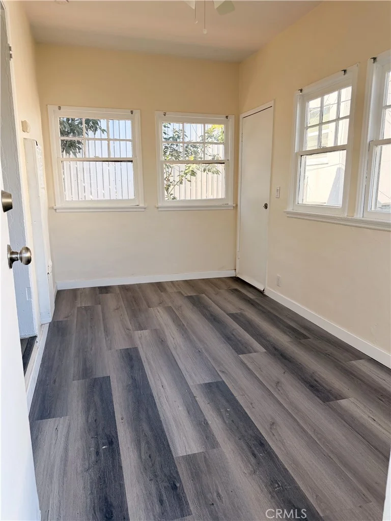 Photo 2 of 4508 E Linsley Street