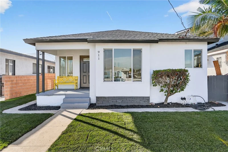 911 Hawaiian, Wilmington, CA 90744