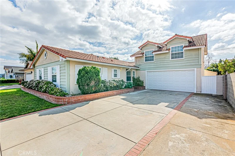 559 Traverse, Costa Mesa, CA 92626