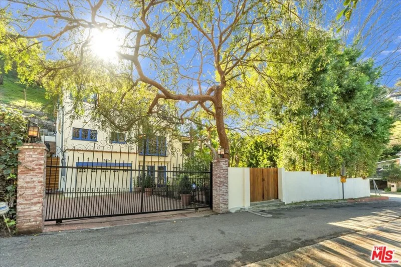 2270 Benedict Canyon Drive, Beverly Hills, CA 90210