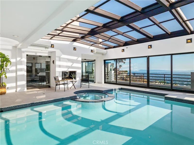 2287 Sunset Plaza Drive