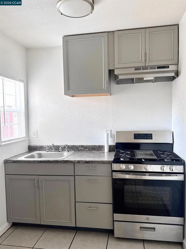 416 N 1/2 School St, Lodi, CA 95240