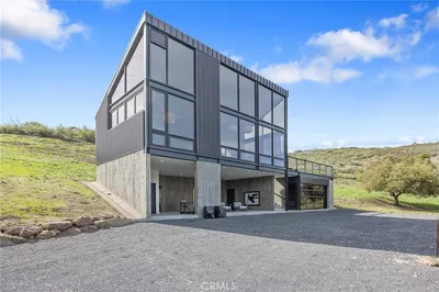 10120 Yerba Buena Road photo 2