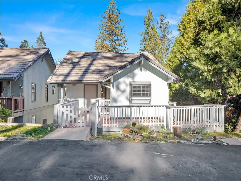 Photo 2 of 40557 Saddleback Road