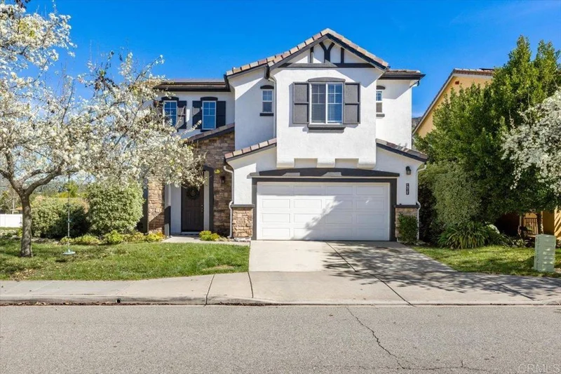 4163 Lake Circle Drive, Fallbrook, CA 92028