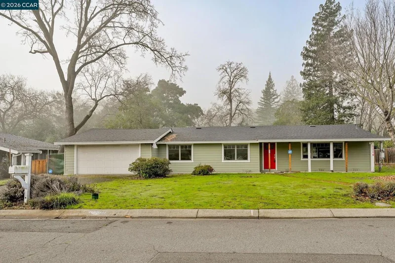 1051 Buchan Dr, Lafayette, CA 94549