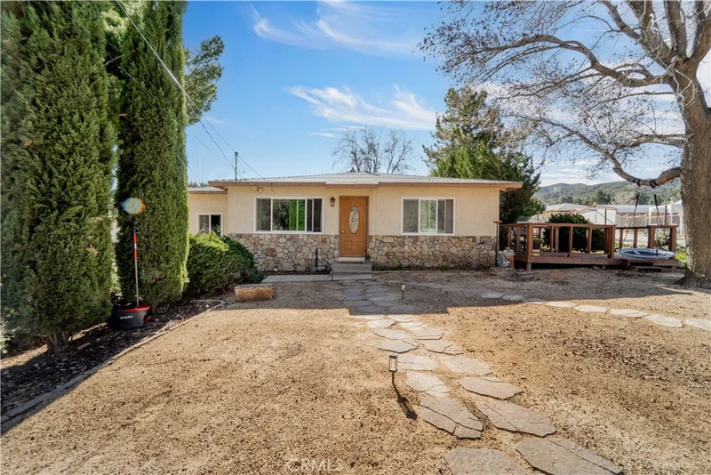 8728 Leona, Leona Valley, CA 93551